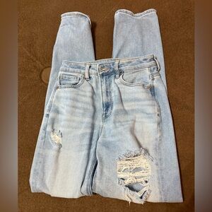 Women’s American Eagle ripped Mom Jean size 0 long